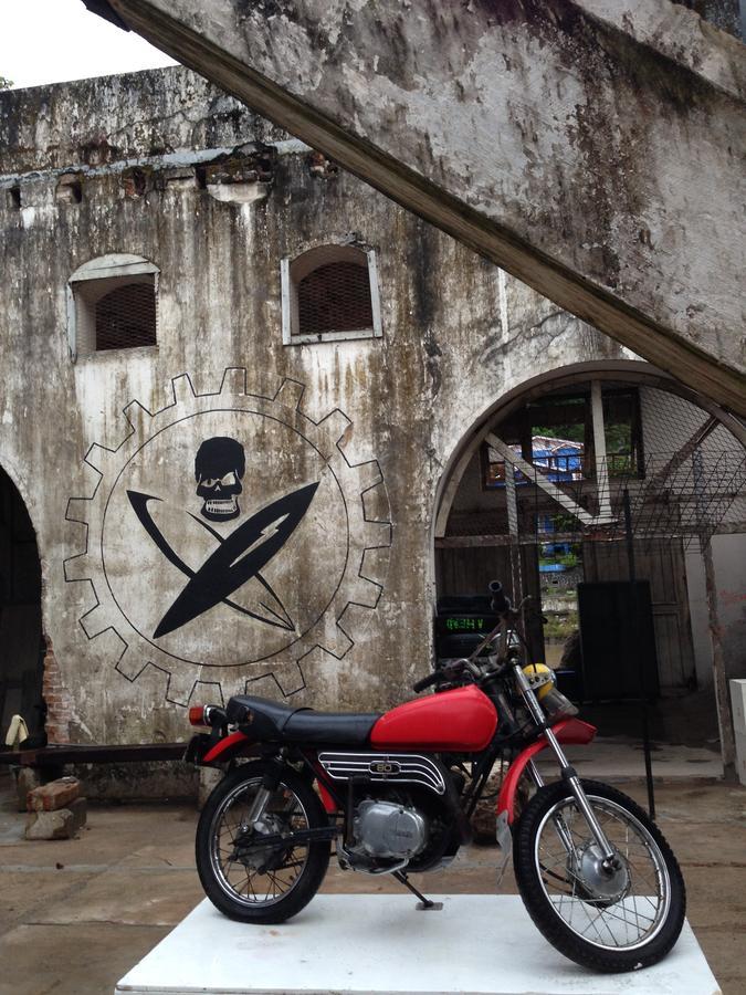 Bat & Arrow Hotel Padang  Ngoại thất bức ảnh