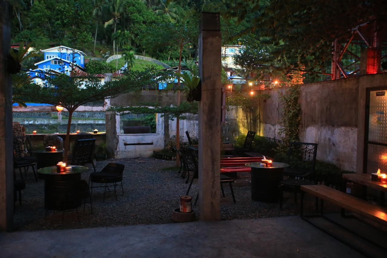 Bat & Arrow Hotel Padang  Ngoại thất bức ảnh