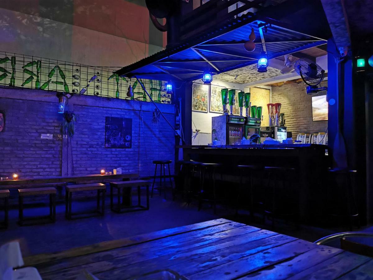 Bat & Arrow Hotel Padang  Ngoại thất bức ảnh